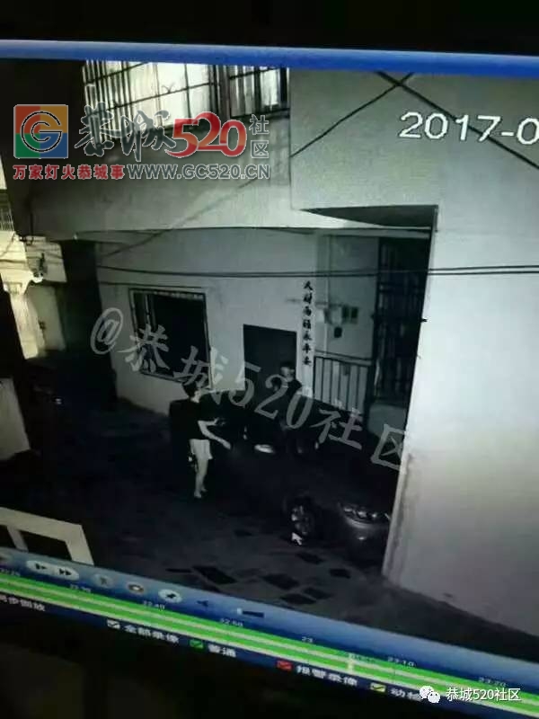 昨夜恭城后街地某住户停在门口的车子遭两男子“光顾”，已被监控视频拍下831 / 作者:社区小编 / 帖子ID:232502