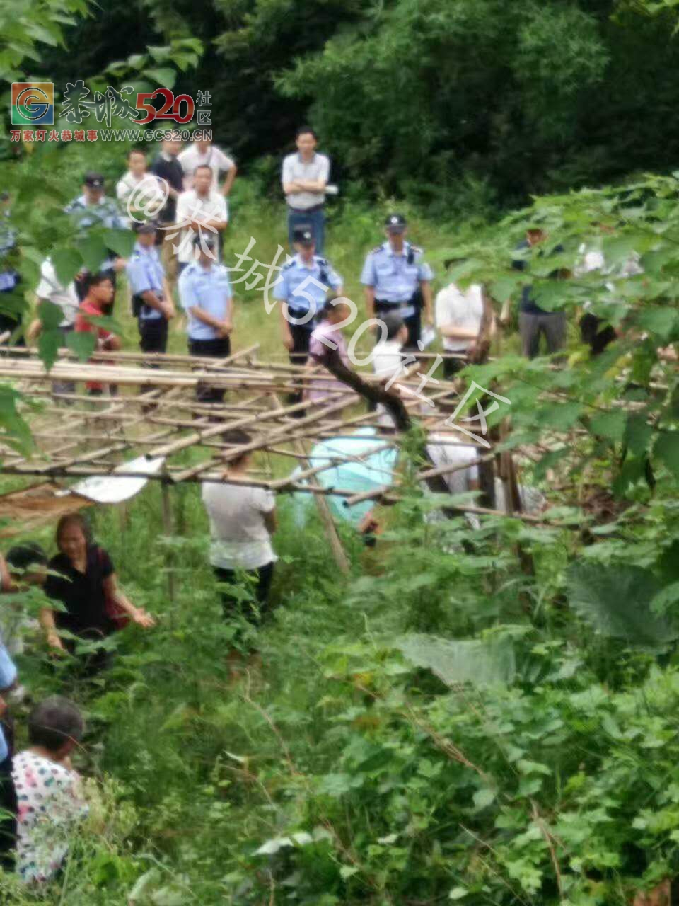 气愤!恭城滨江东路项目工程施工现场受到一些刁民阻止施工！335 / 作者:莲花的烂崽 / 帖子ID:232673