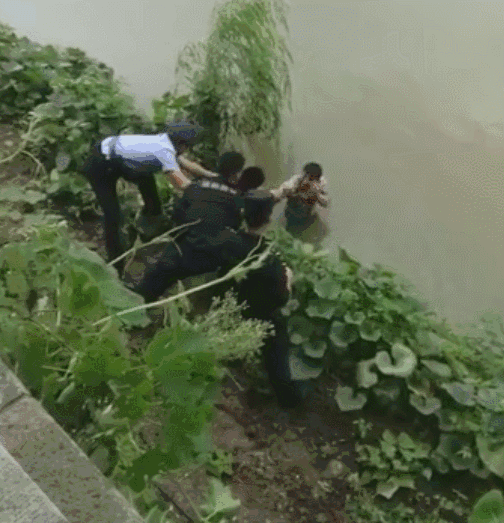 【突发】桂林宁远桥上一女子被捅伤，伤人男子跳河逃跑被民警抓获！617 / 作者:社区小编 / 帖子ID:232760