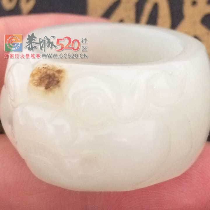 低价转让一块漂亮的新疆和田玉籽料扳指985 / 作者:晚霞行千里 / 帖子ID:232882