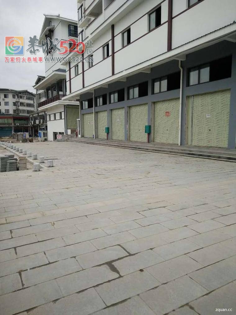 香格丽城旁边新街几个门面出租318 / 作者:分类小编 / 帖子ID:233667