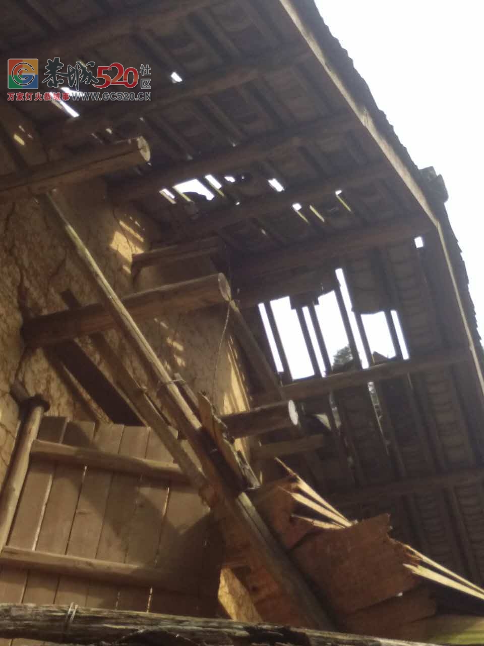 这个风大，瓦屋背都吹翻！74 / 作者:糕富帅 / 帖子ID:238476