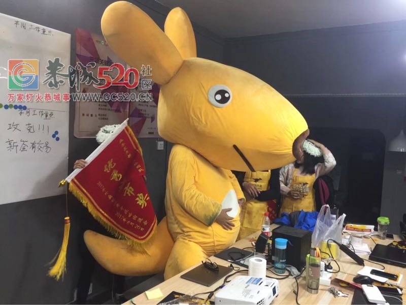 恭城美团外卖招聘：文员 、业务员 、配送员  可提供住宿，另招兼职派单数名202 / 作者:melire / 帖子ID:238496