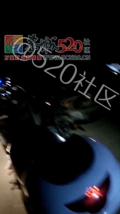 罗带村无牌摩托与一电动车发生车祸。826 / 作者:单身汉子 / 帖子ID:238694