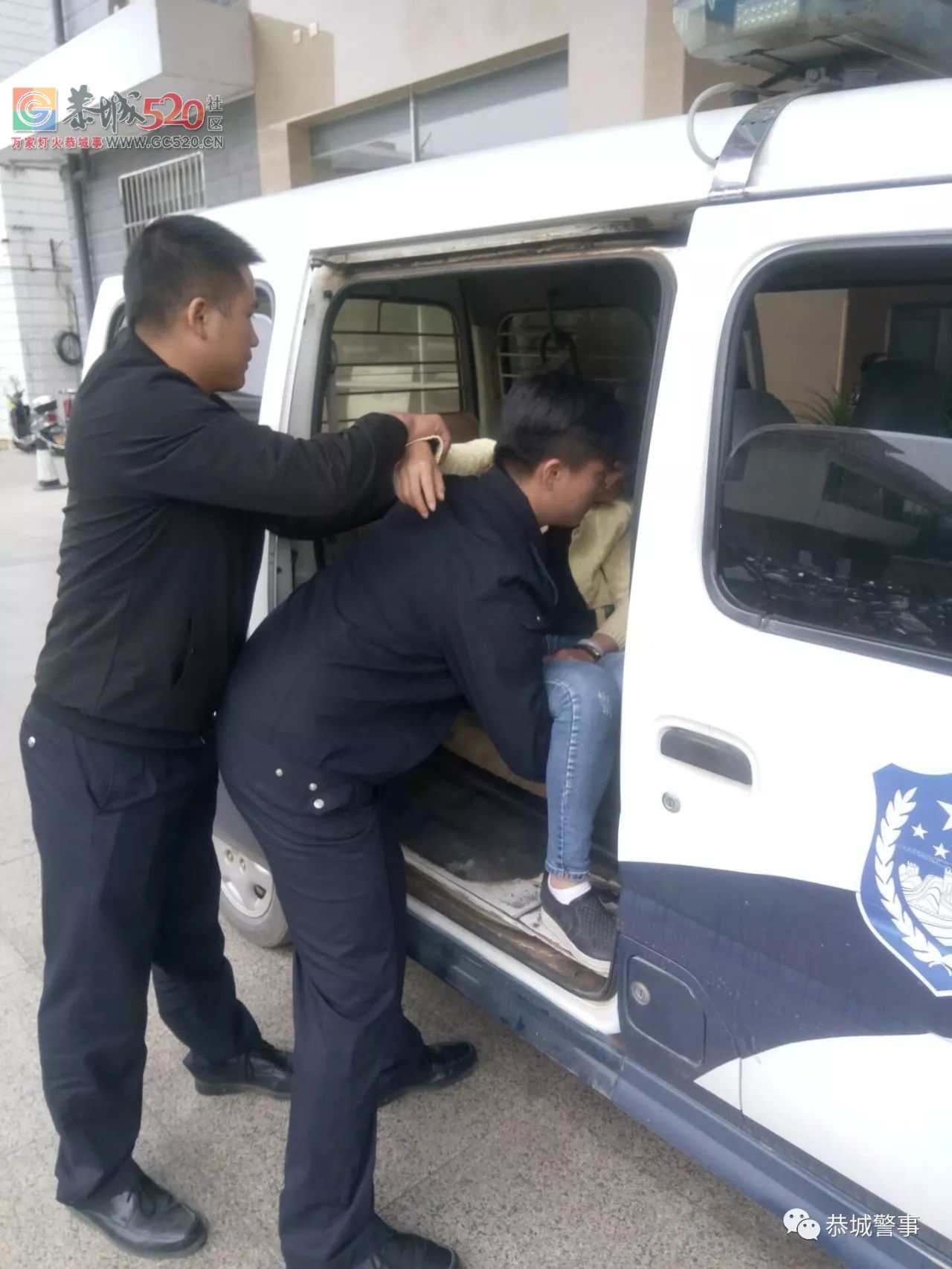 暖心！女乘客动车站内突然晕倒 恭城公安及时救助439 / 作者:登山涉水 / 帖子ID:241064