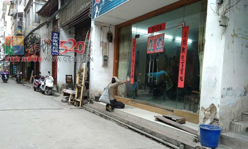 恭城街一乞讨人，动作怪异黑死人，不给钱就死赖着不走。337 / 作者:thkfh / 帖子ID:241192