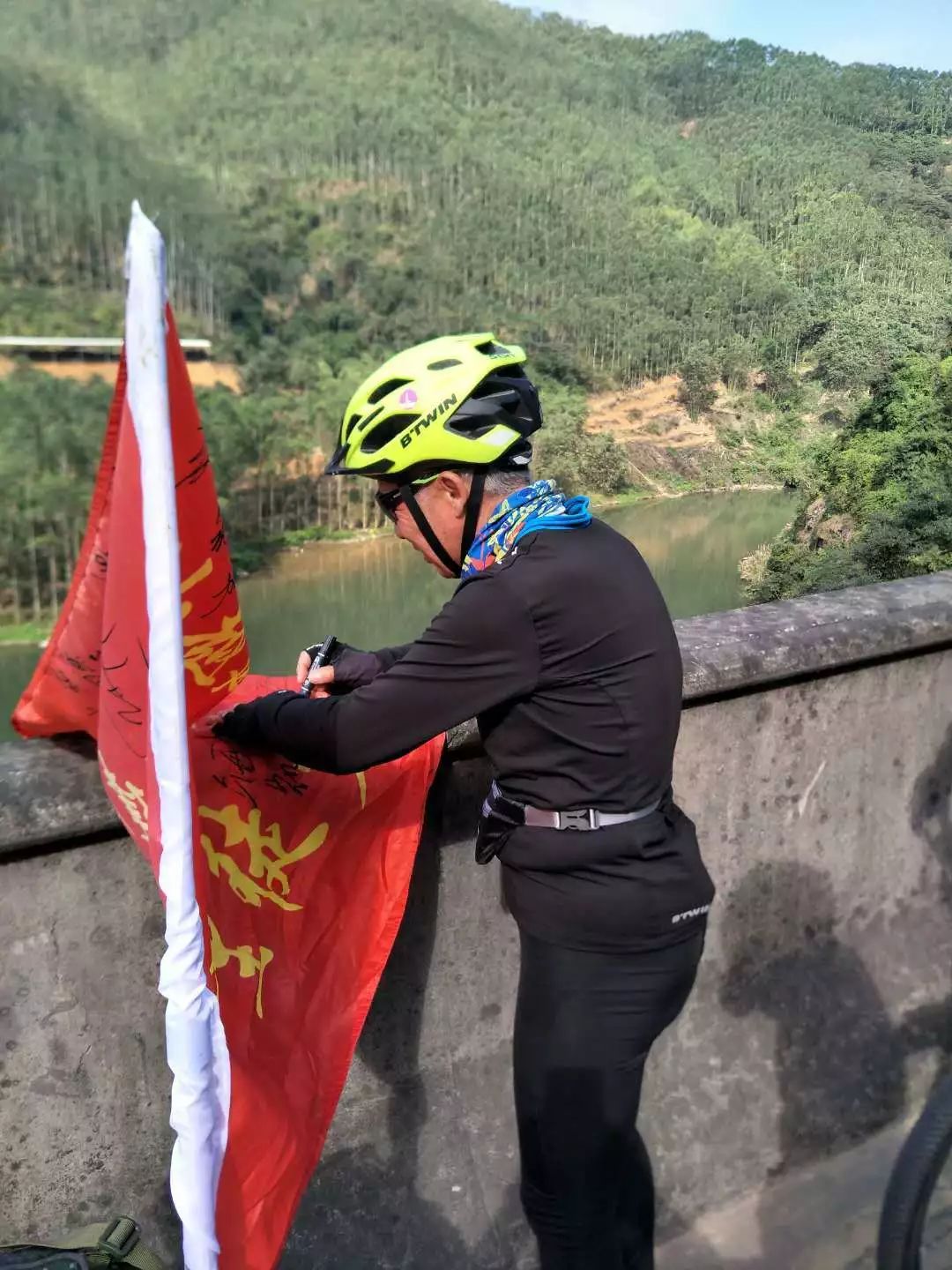 跟进丨恭城三江小伙千里徒步回家过年第3天【厦门—恭城】30 / 作者:分类小编 / 帖子ID:267192