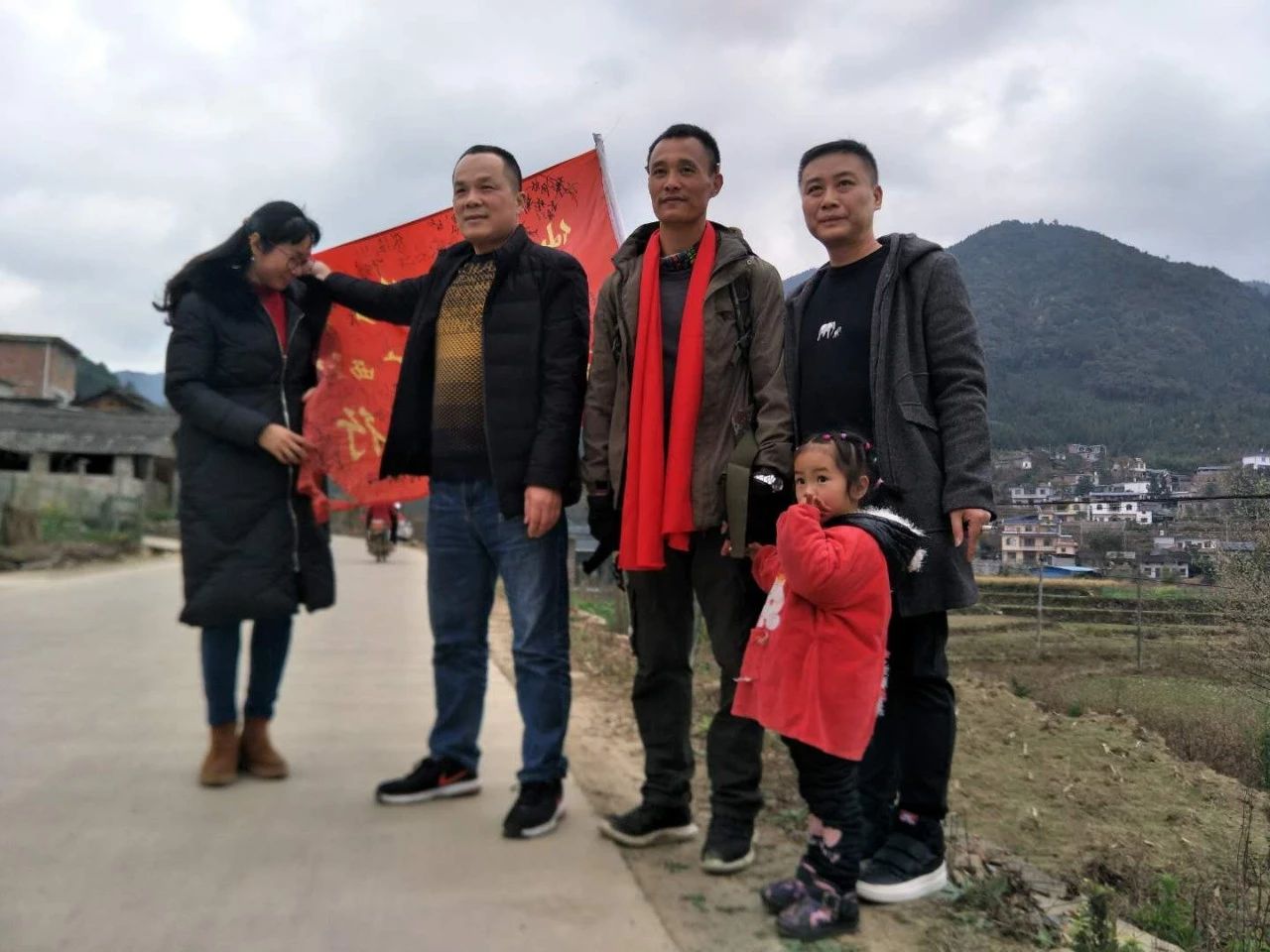 祝贺！恭城三江小伙千里徒步爱心公益活动历经18天圆满完成！284 / 作者:深秋的落叶 / 帖子ID:267322