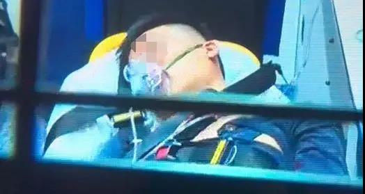 暴徒在香港机场霸凌不明身份内地旅客，专家：这是恐怖主义！653 / 作者:更强 / 帖子ID:268552