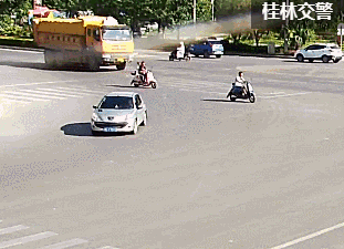 惨烈丨脑花都出来了，桂林发生一起车祸，又是货车跟电马！756 / 作者:清风哥 / 帖子ID:268610