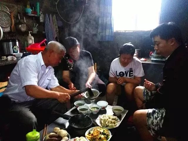 他们曾是恭城工人阶级的骄傲与传奇，如今却只能在这样的房屋住着...461 / 作者:论坛小编02 / 帖子ID:268780