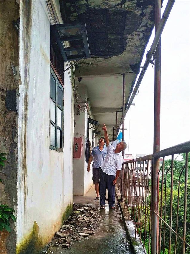 他们曾是恭城工人阶级的骄傲与传奇，如今却只能在这样的房屋住着...875 / 作者:论坛小编02 / 帖子ID:268780