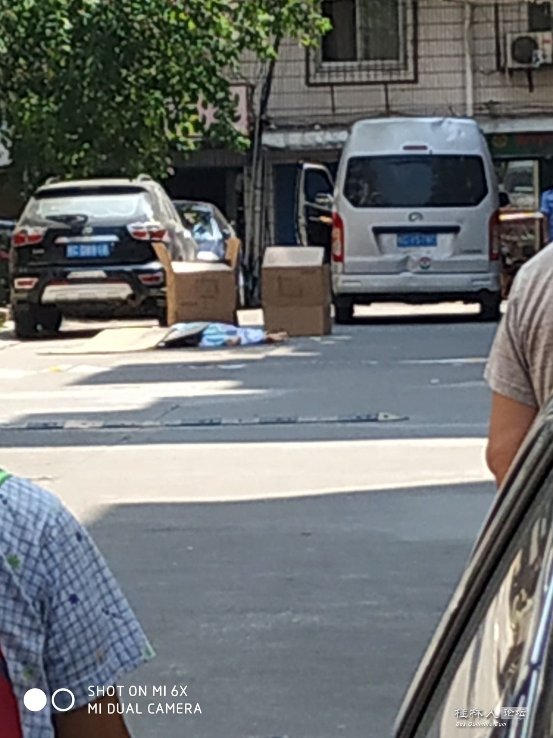 桂林北极广场附近居民区发生坠楼事件，1名男子当场身亡！267 / 作者:论坛小编02 / 帖子ID:268781