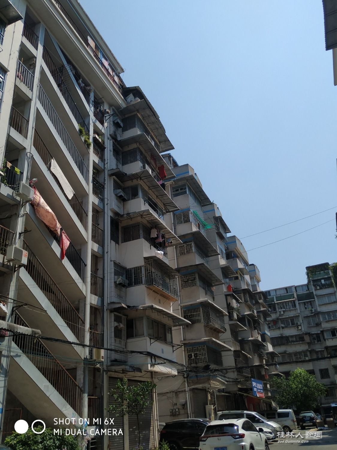 桂林北极广场附近居民区发生坠楼事件，1名男子当场身亡！329 / 作者:论坛小编02 / 帖子ID:268781