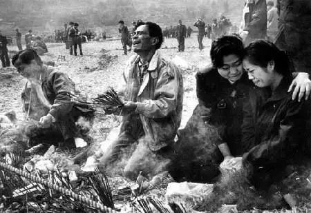 诡异的桂林空难：141人死亡碎尸，法医却多拼出2人？！！322 / 作者:论坛小编02 / 帖子ID:268807
