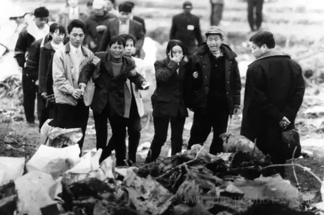 诡异的桂林空难：141人死亡碎尸，法医却多拼出2人？！！706 / 作者:论坛小编02 / 帖子ID:268807
