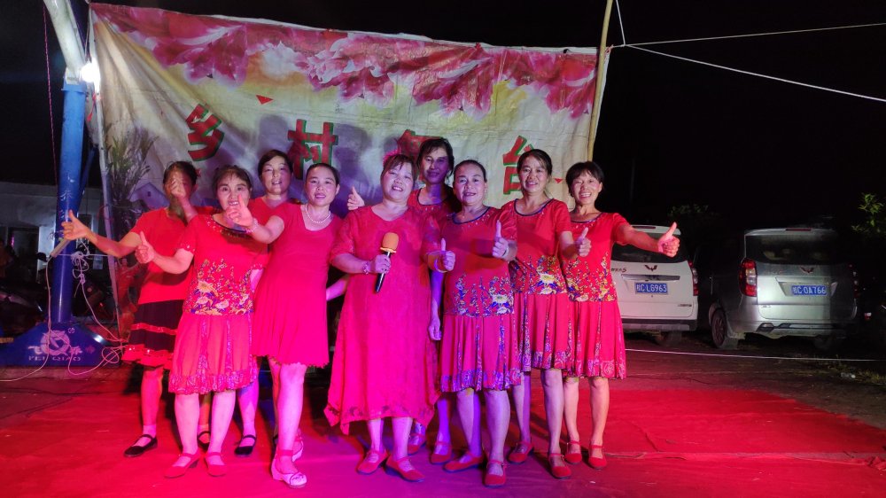 现场视频丨“中秋晚会”嗨翻鸭塘村，现场热闹非凡，一起来看看！101 / 作者:论坛小编02 / 帖子ID:268851