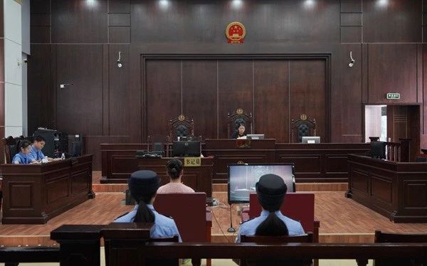 恭城一女子以恋爱为名盗窃同居男友家钱财获刑9 / 作者:论坛小编02 / 帖子ID:268903