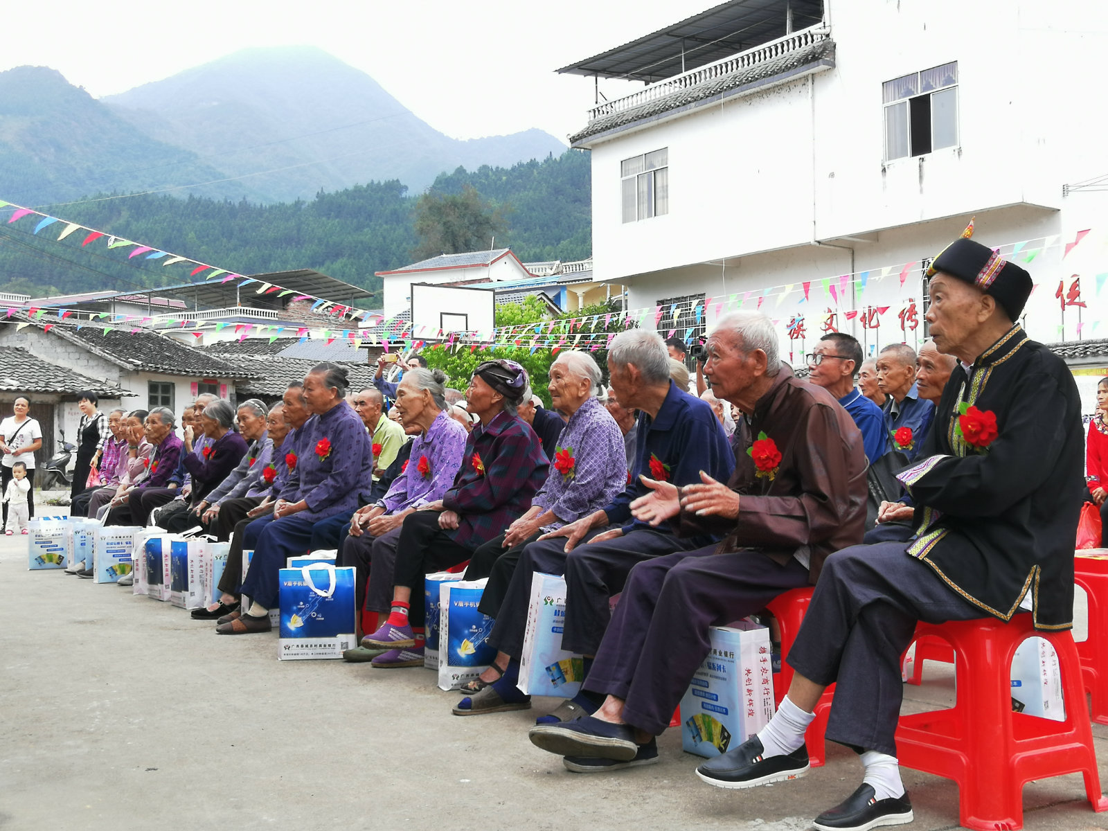 国庆恰逢重阳节，恭城这些地方好热闹！有你们村吗？900 / 作者:论坛小编01 / 帖子ID:269070