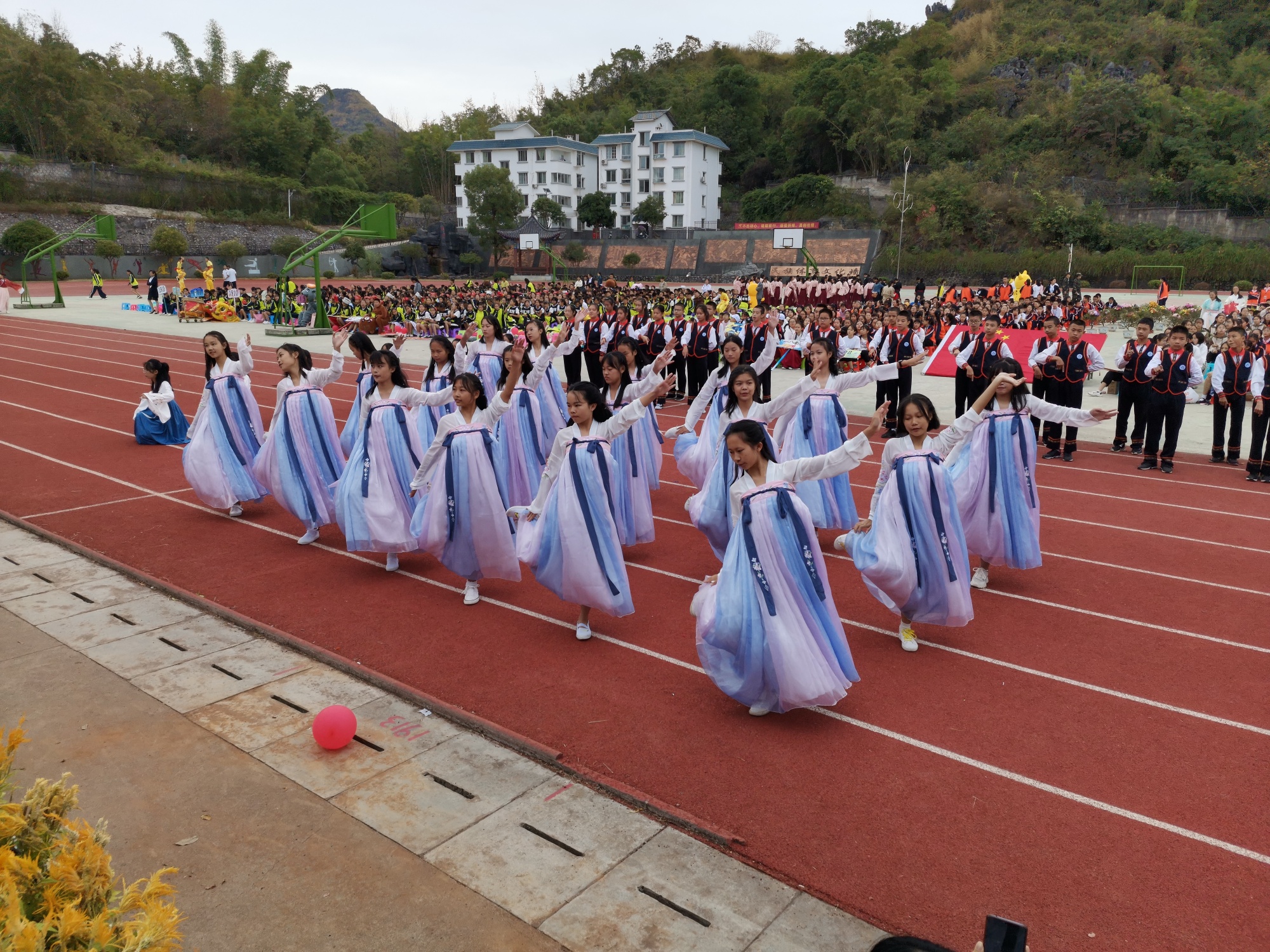 民中校运会开幕式这改好热闹333 / 作者:杨俊语语il / 帖子ID:269142