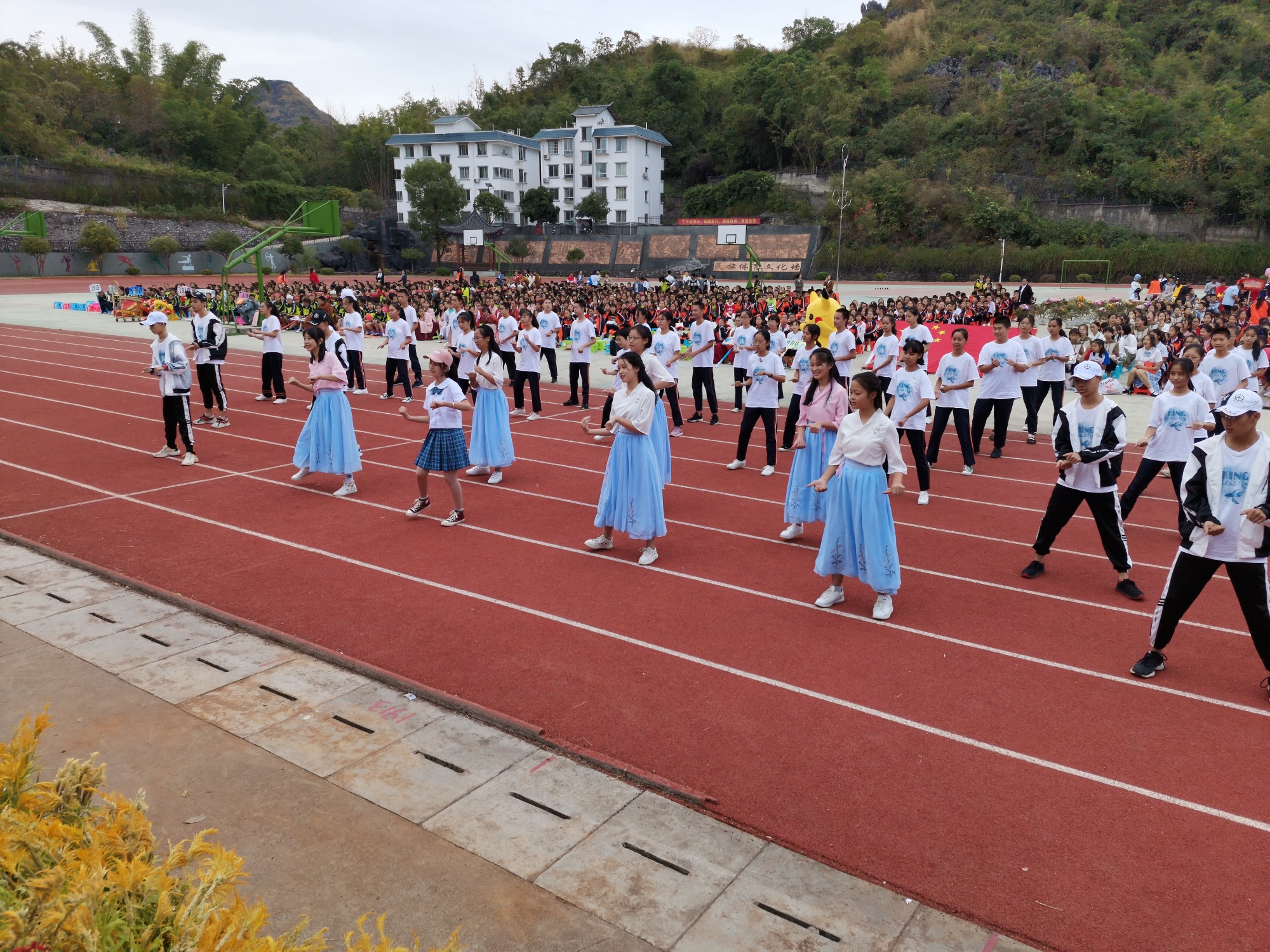 民中校运会开幕式这改好热闹144 / 作者:杨俊语语il / 帖子ID:269142