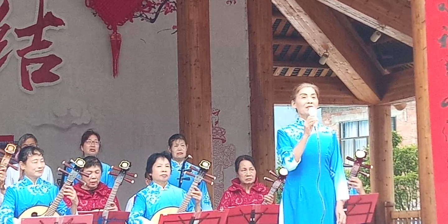 恭城老年大学器乐文艺团86 / 作者:荣哥 / 帖子ID:269215