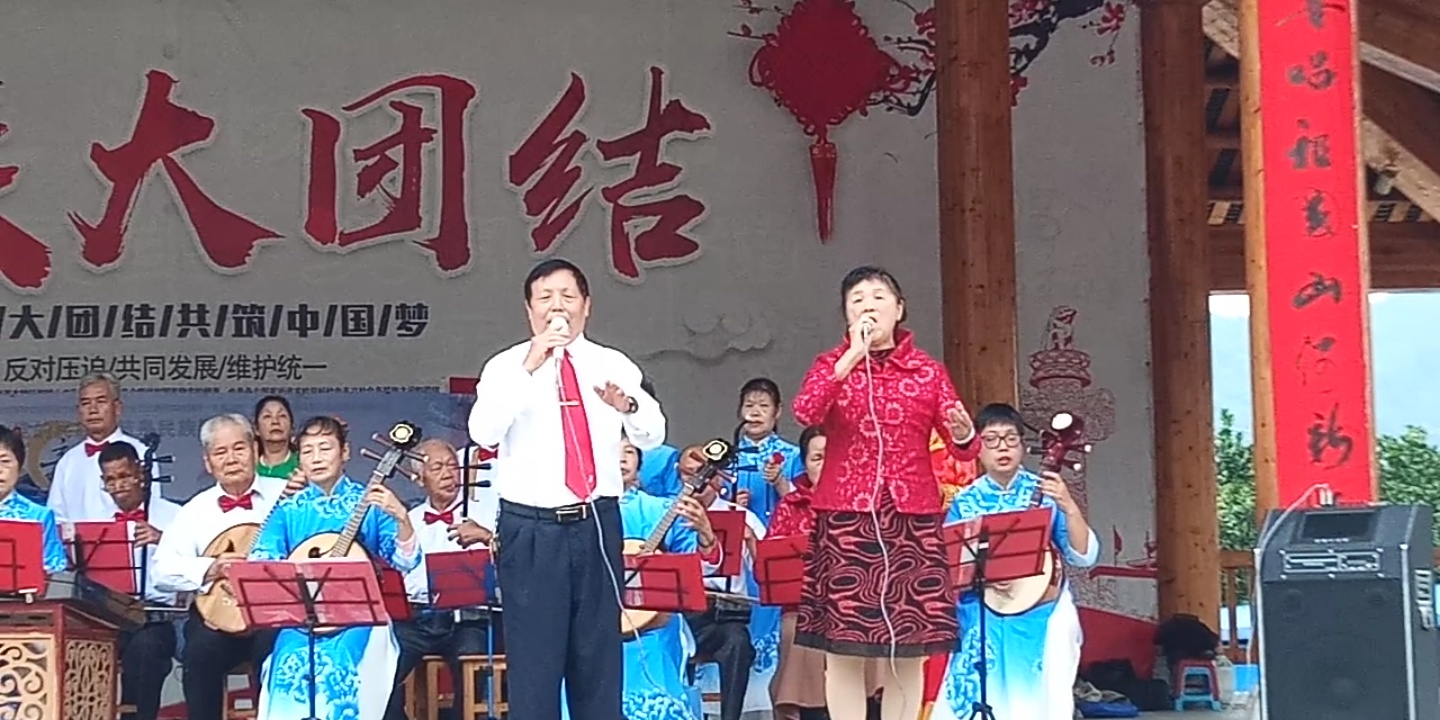 恭城老年大学器乐文艺团651 / 作者:荣哥 / 帖子ID:269215