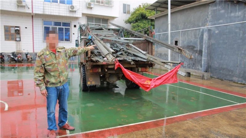 这四个恭城男子跑到平乐二塘工业园区偷供电铁塔钢架被抓385 / 作者:一条龙 / 帖子ID:269246
