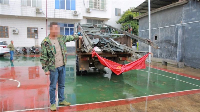 这四个恭城男子跑到平乐二塘工业园区偷供电铁塔钢架被抓741 / 作者:一条龙 / 帖子ID:269246
