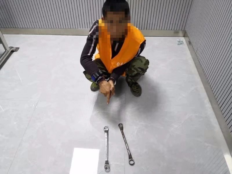 这四个恭城男子跑到平乐二塘工业园区偷供电铁塔钢架被抓51 / 作者:一条龙 / 帖子ID:269246