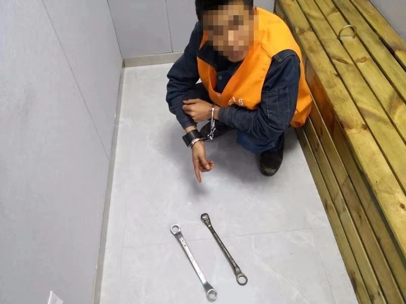 这四个恭城男子跑到平乐二塘工业园区偷供电铁塔钢架被抓547 / 作者:一条龙 / 帖子ID:269246