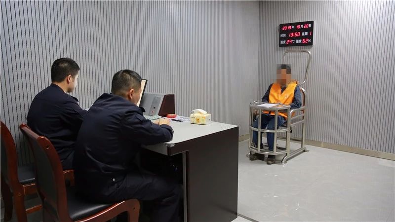 这四个恭城男子跑到平乐二塘工业园区偷供电铁塔钢架被抓901 / 作者:一条龙 / 帖子ID:269246