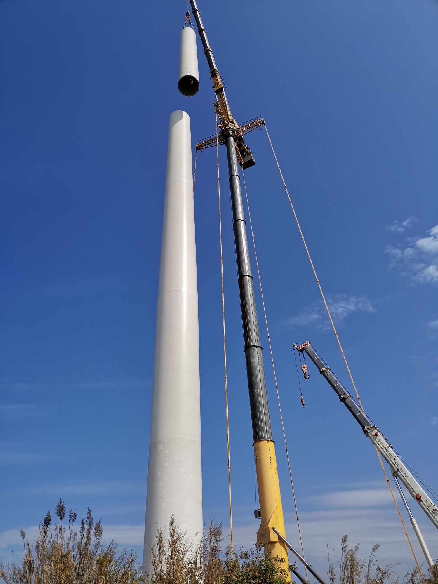 恭城风力发电正在有序的安装，该机目前是该县发电量最大的机型。825 / 作者:一生风雨71 / 帖子ID:269570