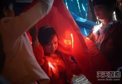 【奇闻异事】中国神秘早婚村：女孩13岁就结婚生娃544 / 作者:你的名字我的心 / 帖子ID:269771