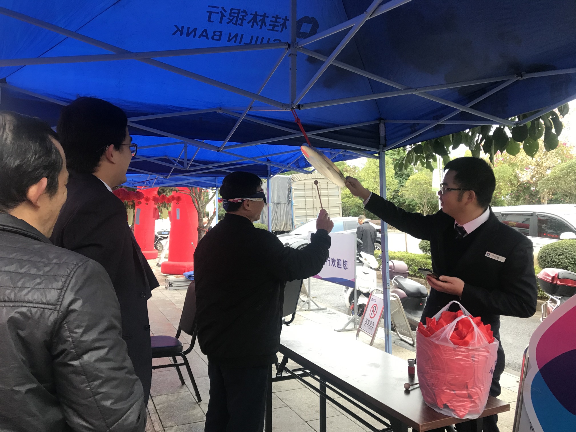 桂林银行恭城支行一周年庆现场40 / 作者:恭城520小奈姐姐 / 帖子ID:269862