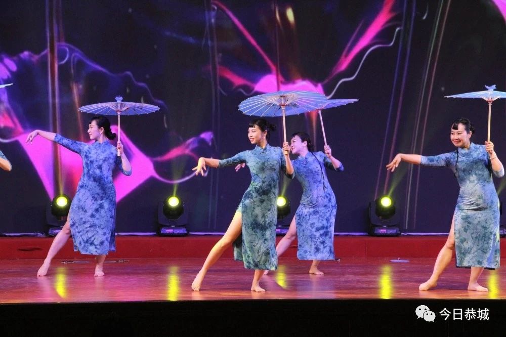 恭城县义工志愿者协会2019年会暨全县志愿者联谊会在县人民会堂举行194 / 作者:登山涉水 / 帖子ID:269936