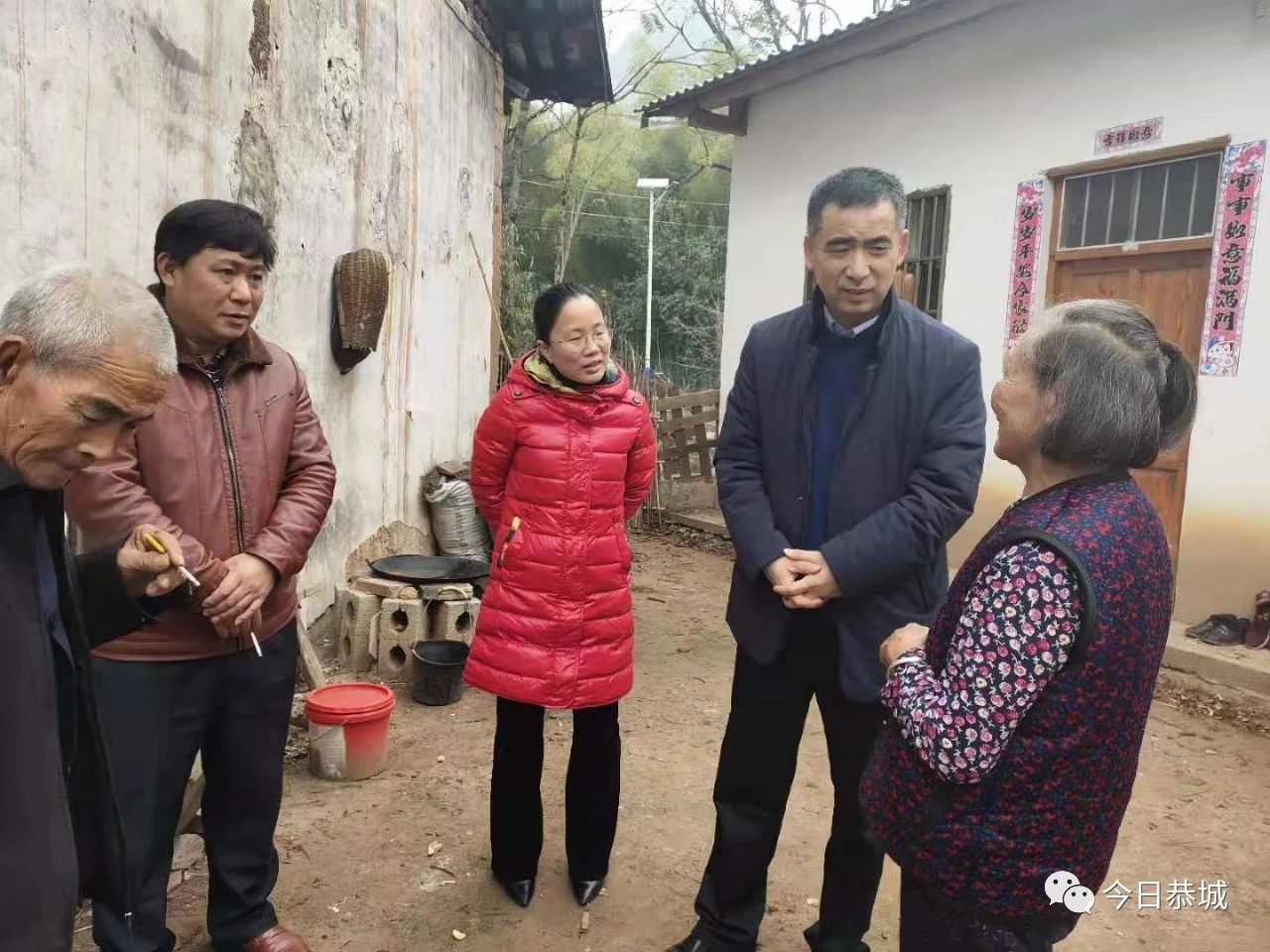 【决胜脱贫攻坚 推动乡村振兴】恭城县县委书记邓晓强深入栗木镇五福村开展脱贫攻坚658 / 作者:宇宙无限 / 帖子ID:270062