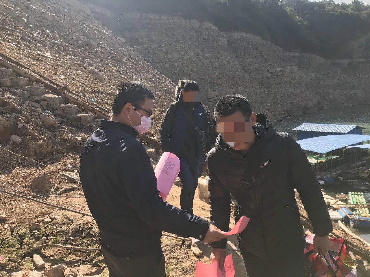 关于严禁到峻山水库钓鱼的通知750 / 作者:论坛小编01 / 帖子ID:270414