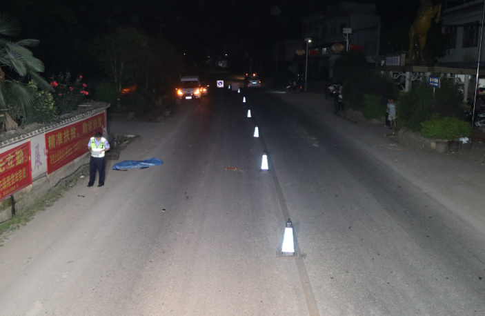 恭城交警5小时侦破一起致人死亡交通肇事逃逸案977 / 作者:论坛小编01 / 帖子ID:271555