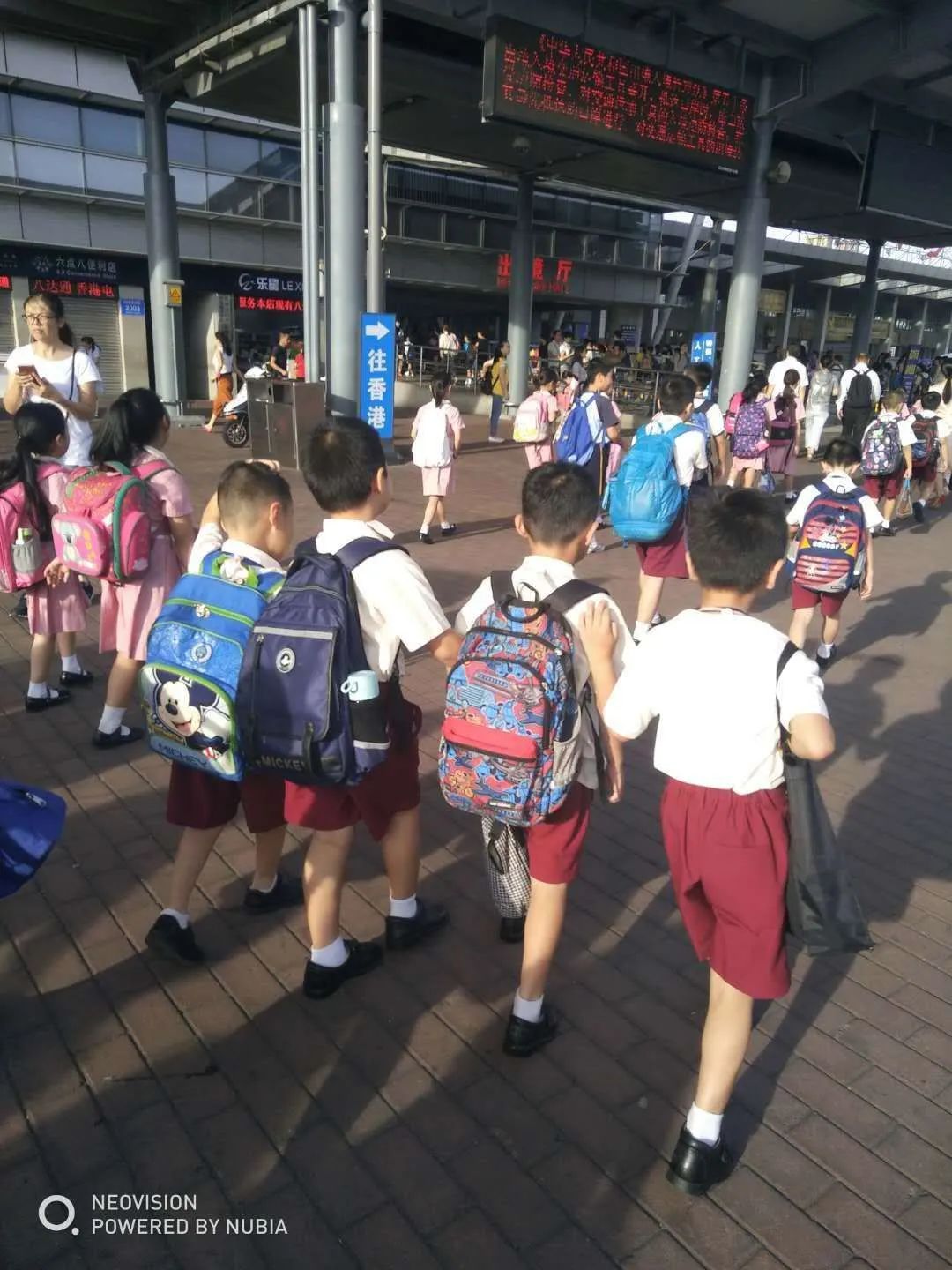 3岁，上午在香港上学，下午回深圳的家833 / 作者:该做的事情 / 帖子ID:271637
