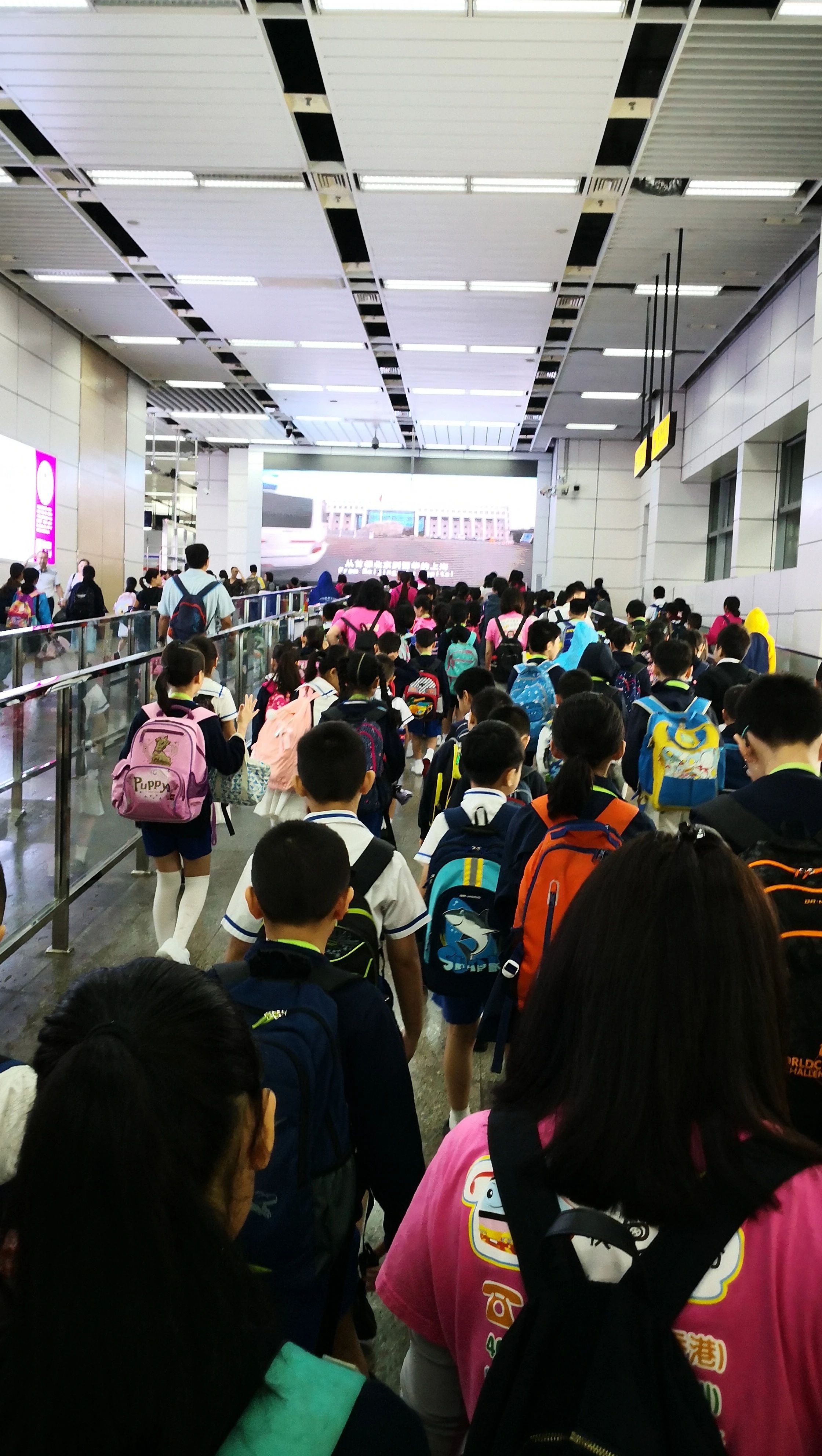 3岁，上午在香港上学，下午回深圳的家754 / 作者:该做的事情 / 帖子ID:271637