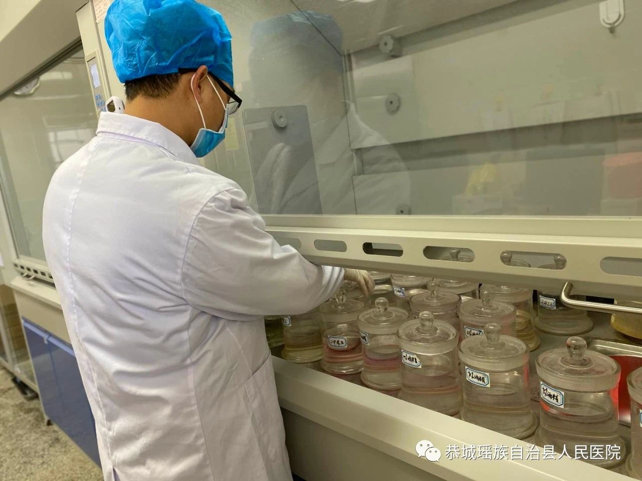 恭城县人民医院开展术中快速冰冻切片病理诊断技术711 / 作者:论坛小编01 / 帖子ID:271649