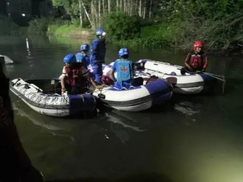 夏日炎炎，广西5名小学生下河游泳，结果.....117 / 作者:呆桃 / 帖子ID:271809