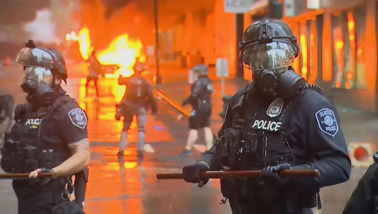 “国民警卫队来了，西雅图抗议平静了”460 / 作者:登山涉水 / 帖子ID:271997