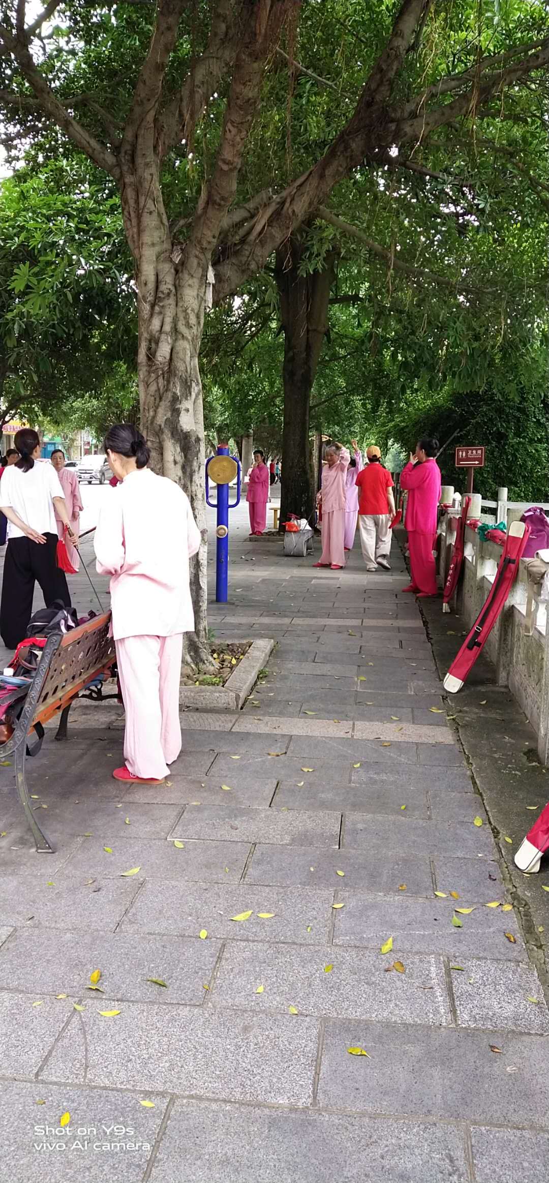 滨江河边是否可以让出一条道给小朋友们玩971 / 作者:小妖花满楼满fx / 帖子ID:272547