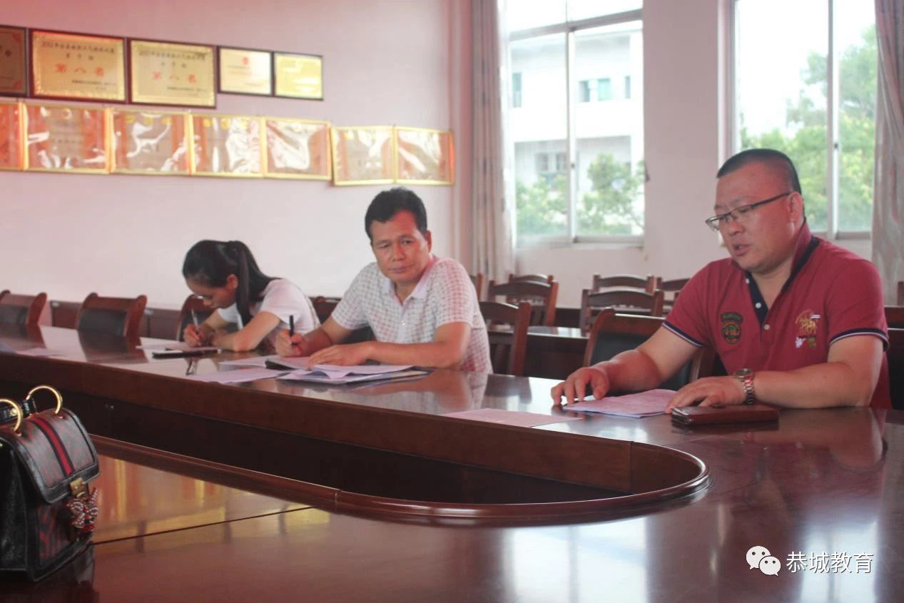 迎教学视导  促复习备考：县教育局教研室到嘉会镇初级中学开展教研活动6 / 作者:论坛小编04 / 帖子ID:272615