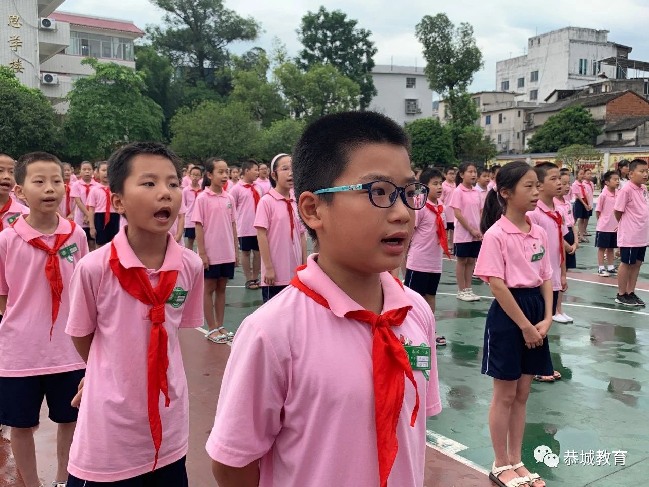 红色基因 薪火相传：县城一小正式启动《红色传奇》进校园系列活动635 / 作者:论坛小编04 / 帖子ID:274253