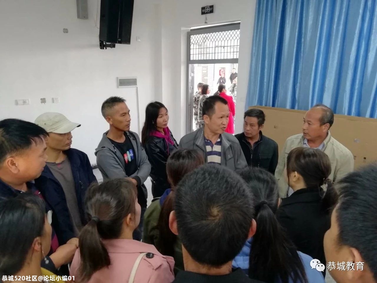 家校携手齐商讨  春风化雨灌桃李332 / 作者:论坛小编01 / 帖子ID:278001