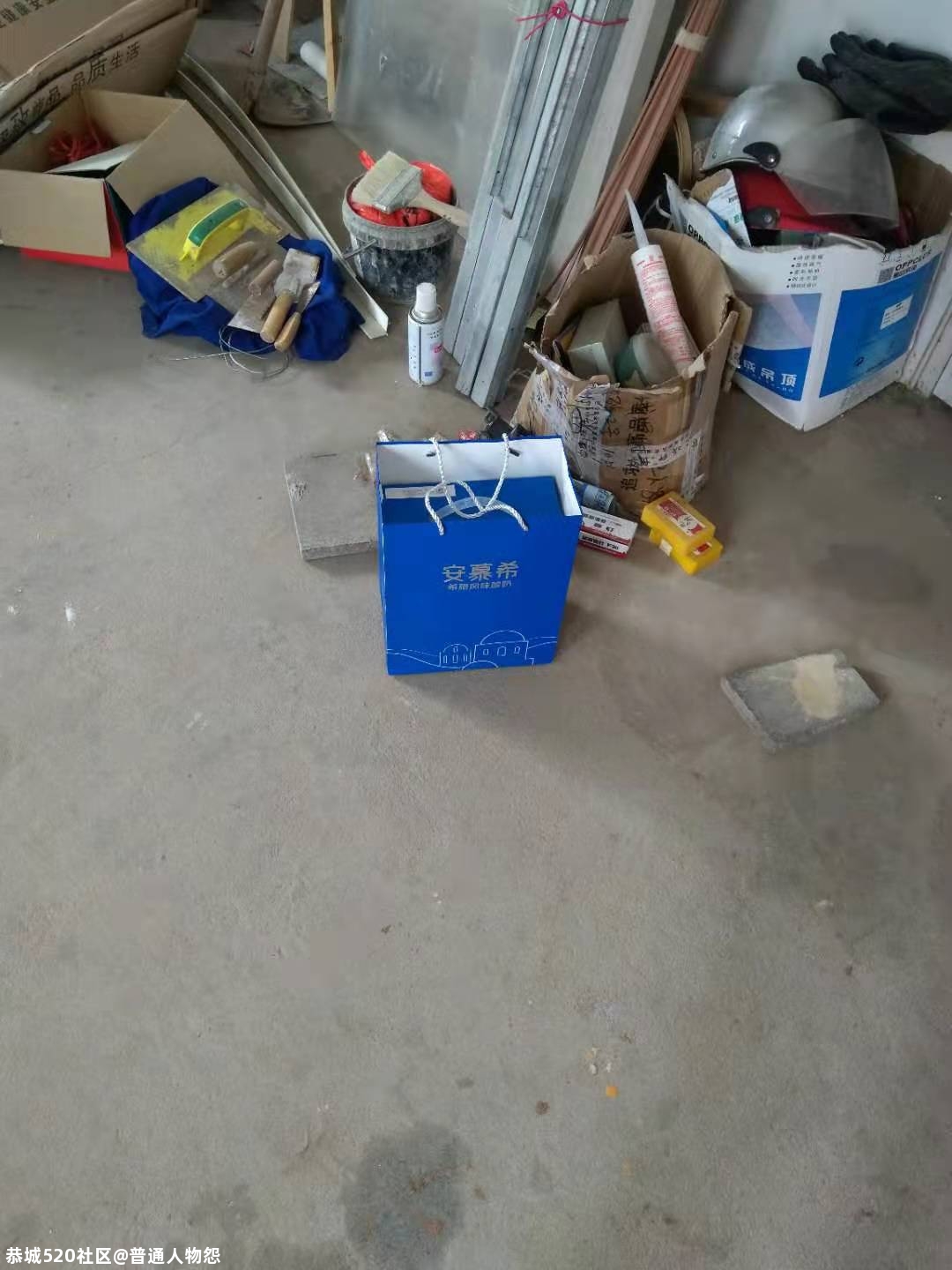 家里锁好的门突然被打开了还多了一件牛奶，要报警吗？895 / 作者:普通人物怨 / 帖子ID:279420