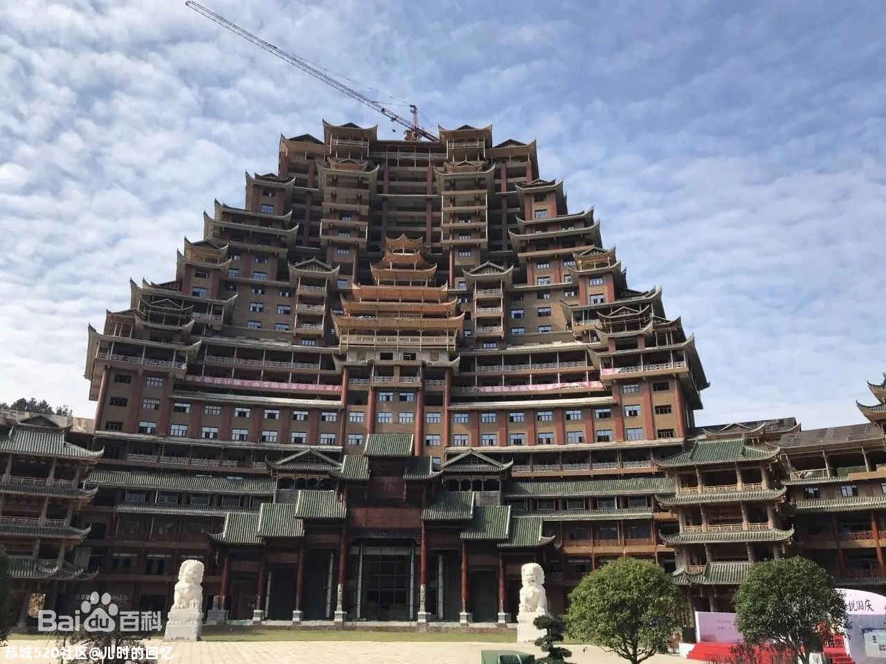 全国各地那些“又大又丑”的景点，到底烧掉了多少钱？947 / 作者:儿时的回忆 / 帖子ID:279886
